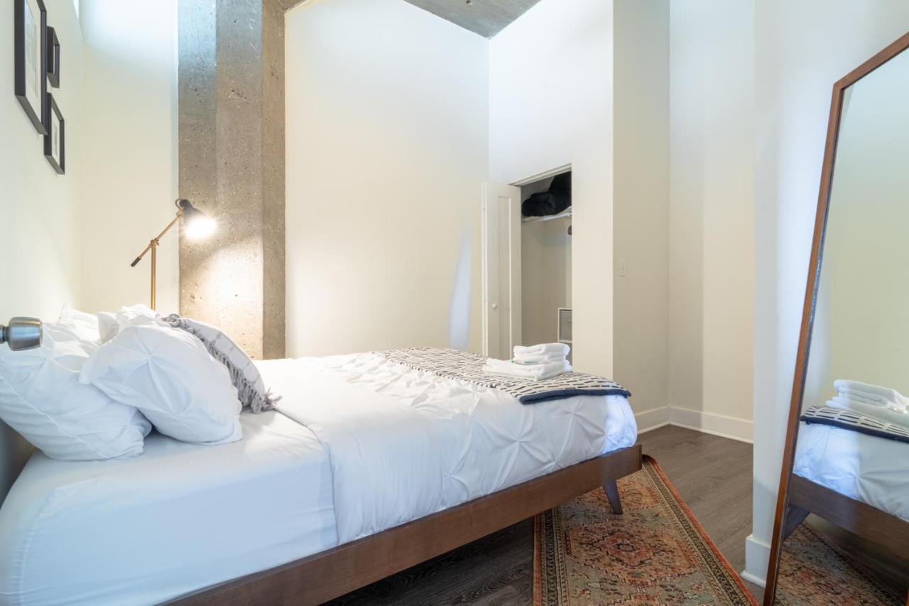 Mccormick Place: Modern Downtown Loft with Optional Parking Chicago Exterior photo