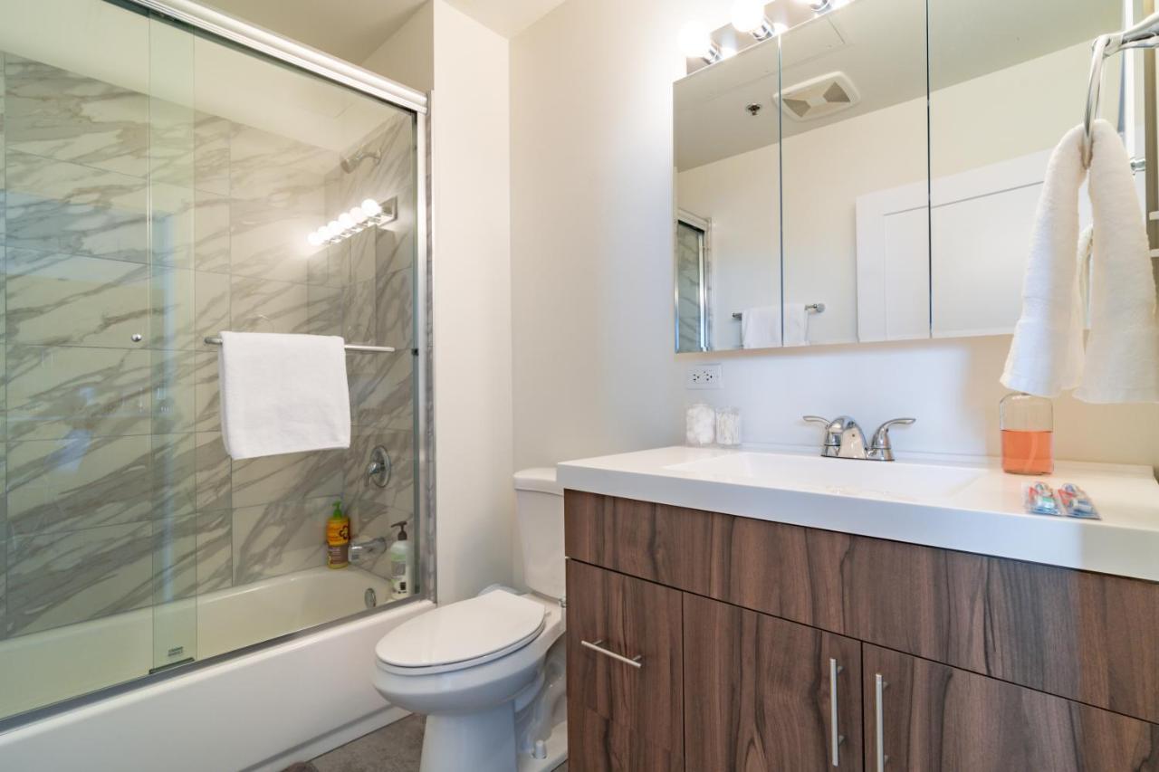 Mccormick Place: Modern Downtown Loft with Optional Parking Chicago Exterior photo
